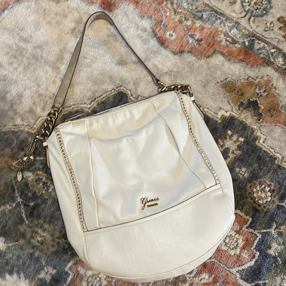 Guess purse - Picture 3 of 6